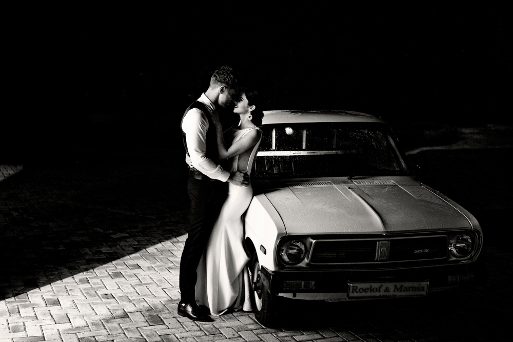 Couple laughing, candid wedding photo — Cape Town
